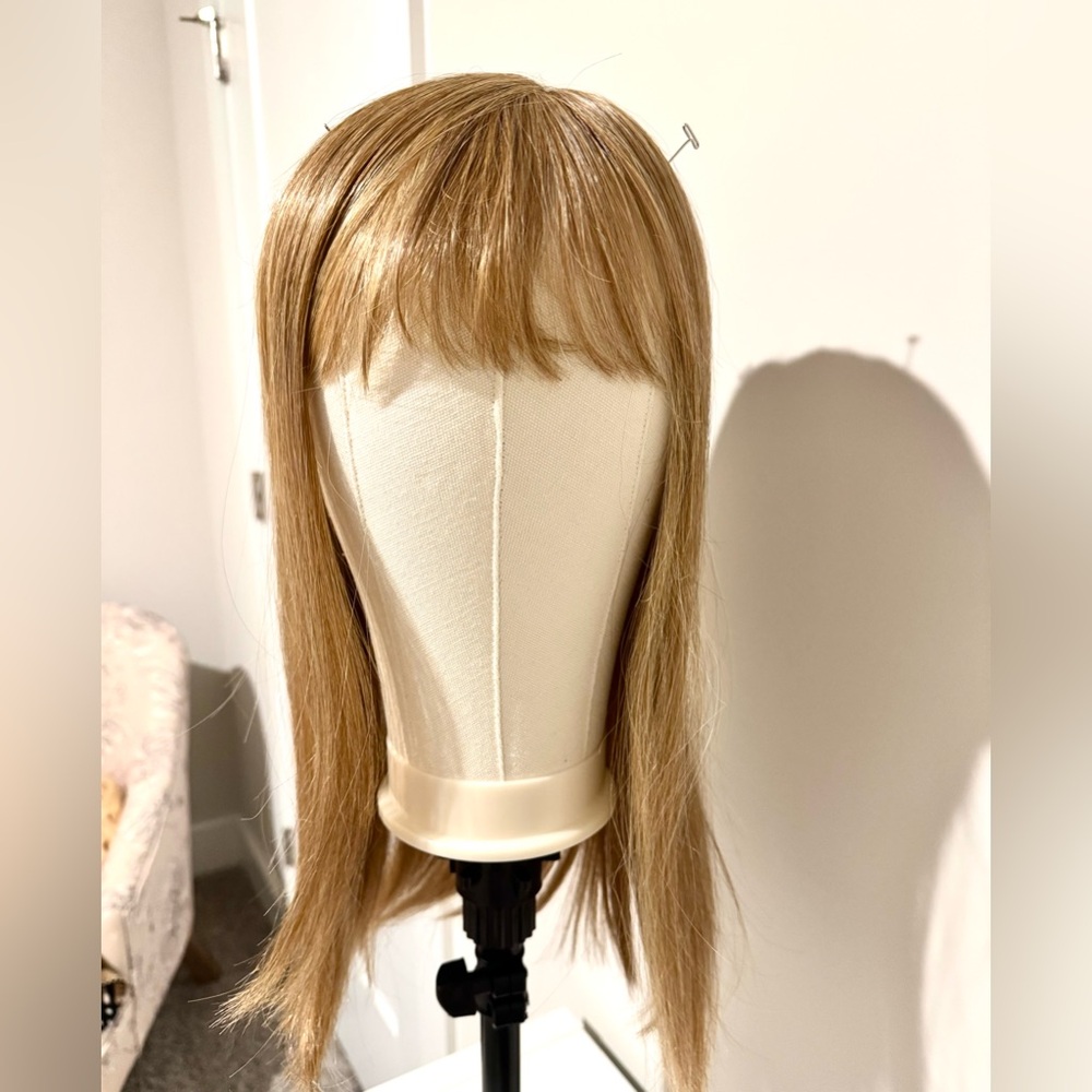 Raquel Welch Top Billing 18” topper.